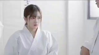 打野跑击约操淫荡骚货，镜头前舔屌，活很棒，主动骑乘位猛坐，扛起双腿爆插深插